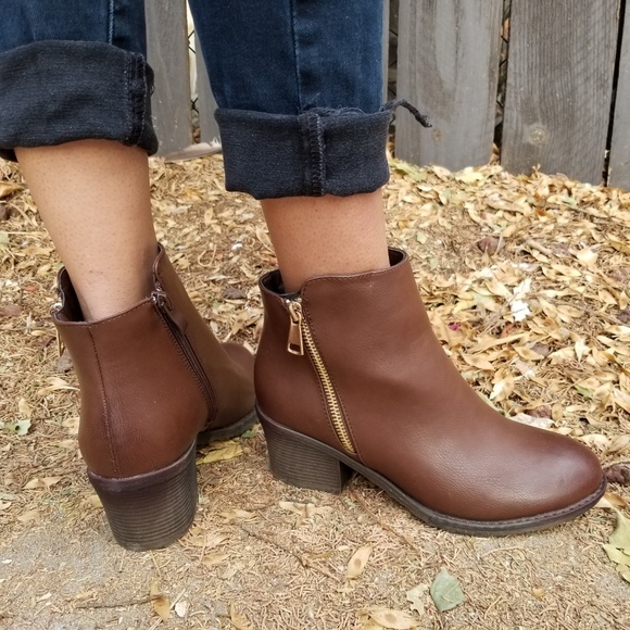 Brown Vegan Ankle Booties Boots W/ Gold Zipp - Picture 7 of 8